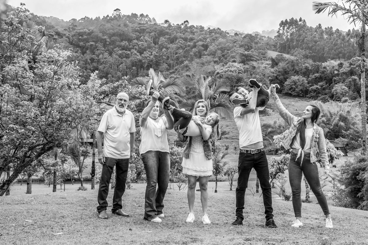 fotografia num ensaio de família externo realizado em Indaial e Blumenau