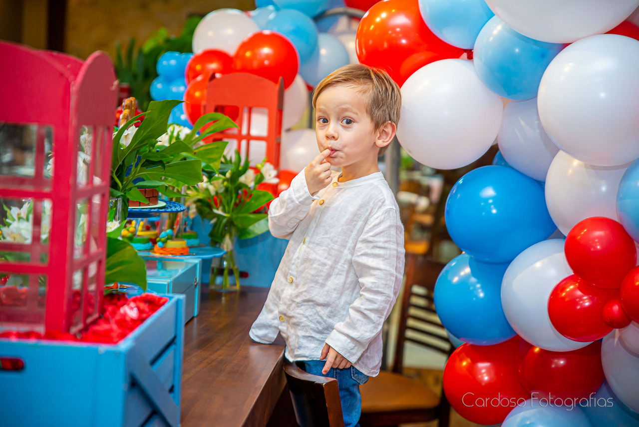 menino em aniversário infantil no Tabajara em Blumenau