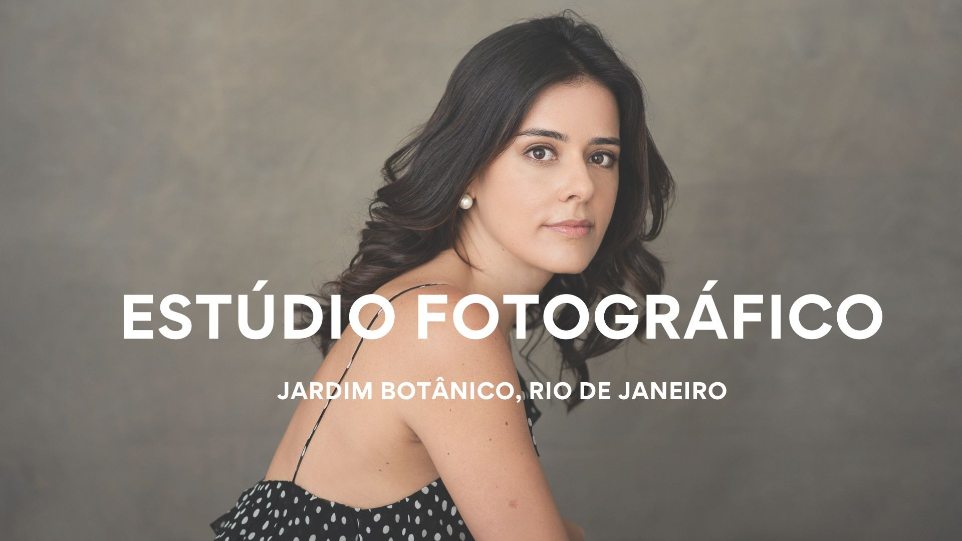 Retrato feminino profissional com iluminação natural no estúdio Dani Justus, Jardim Botânico, Rio de Janeiro