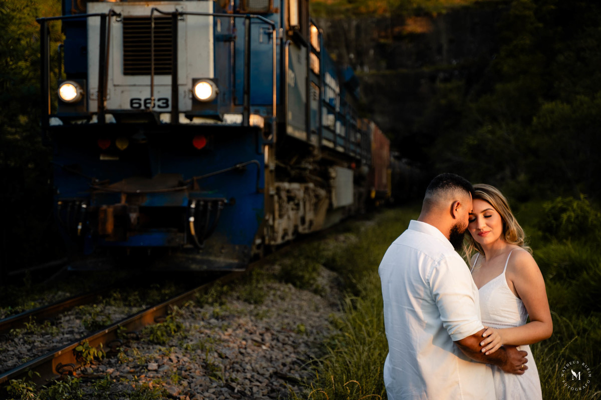 ensaio de casal maua da serra, ensaio trilho de trem, maringa, ensaio de casal