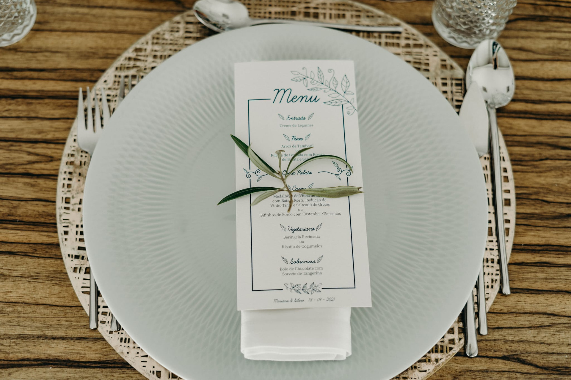 Fotografia de um menu de casamento personalizado
