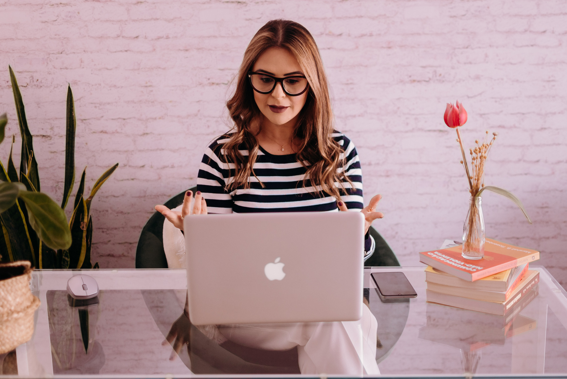 Mulher trabalhando, marca pessoal, fotografia profissional