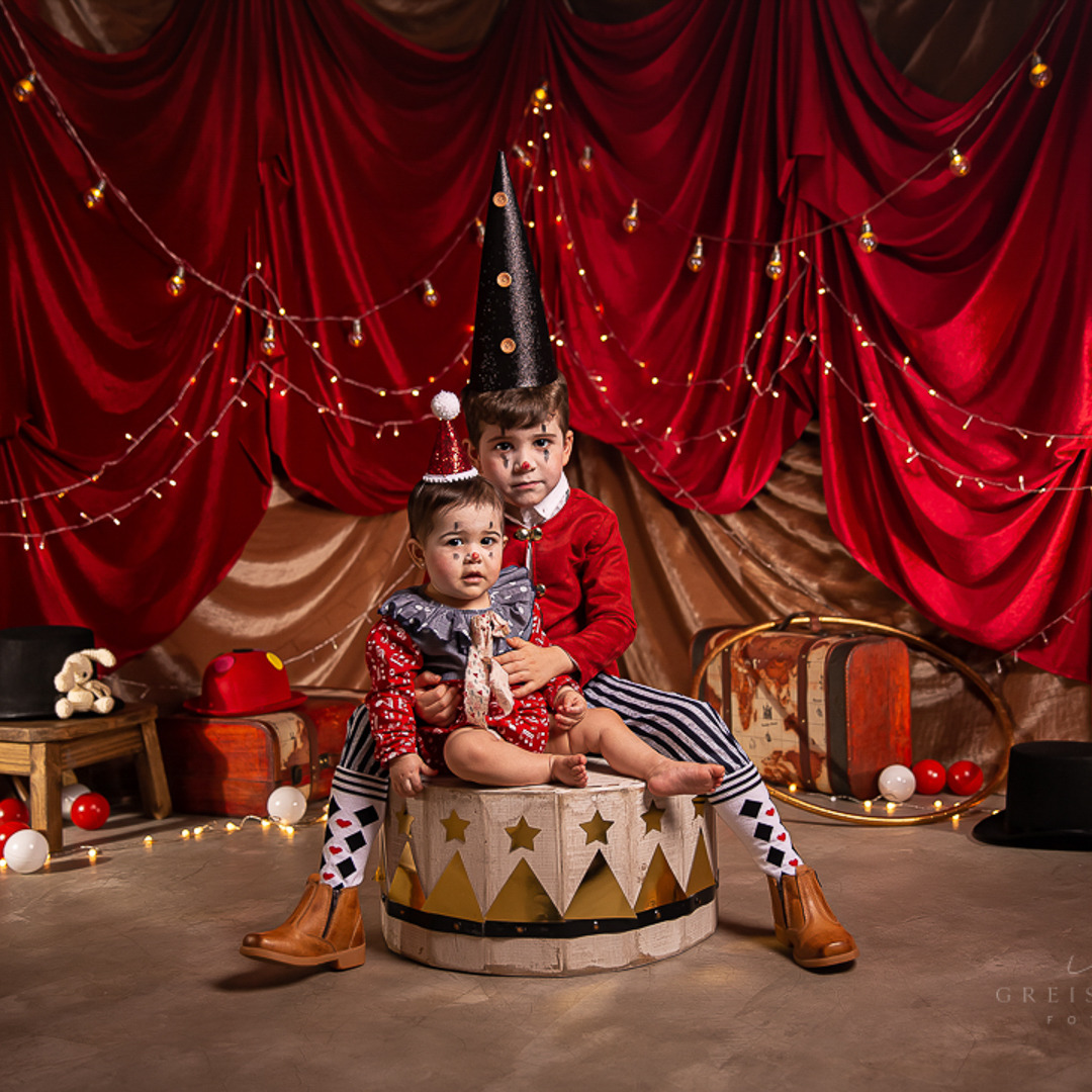 ensaio infantil com irmãos circo