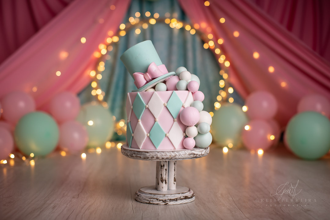 Smash the Cake Circo Rosa de magica e bolo de aniversario com cartola azul tiffany