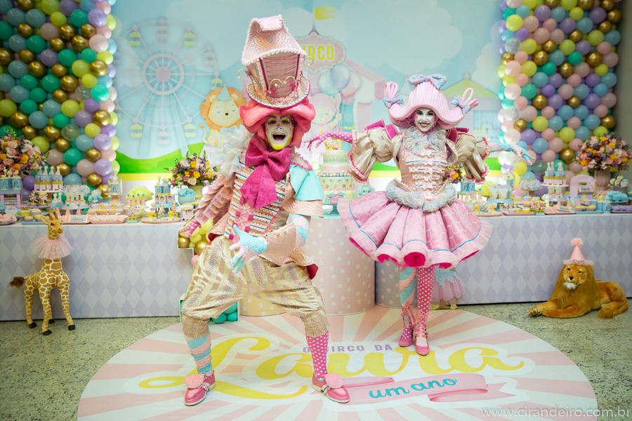 fotografia de festa de aniversario infantil foto de personagem vivo