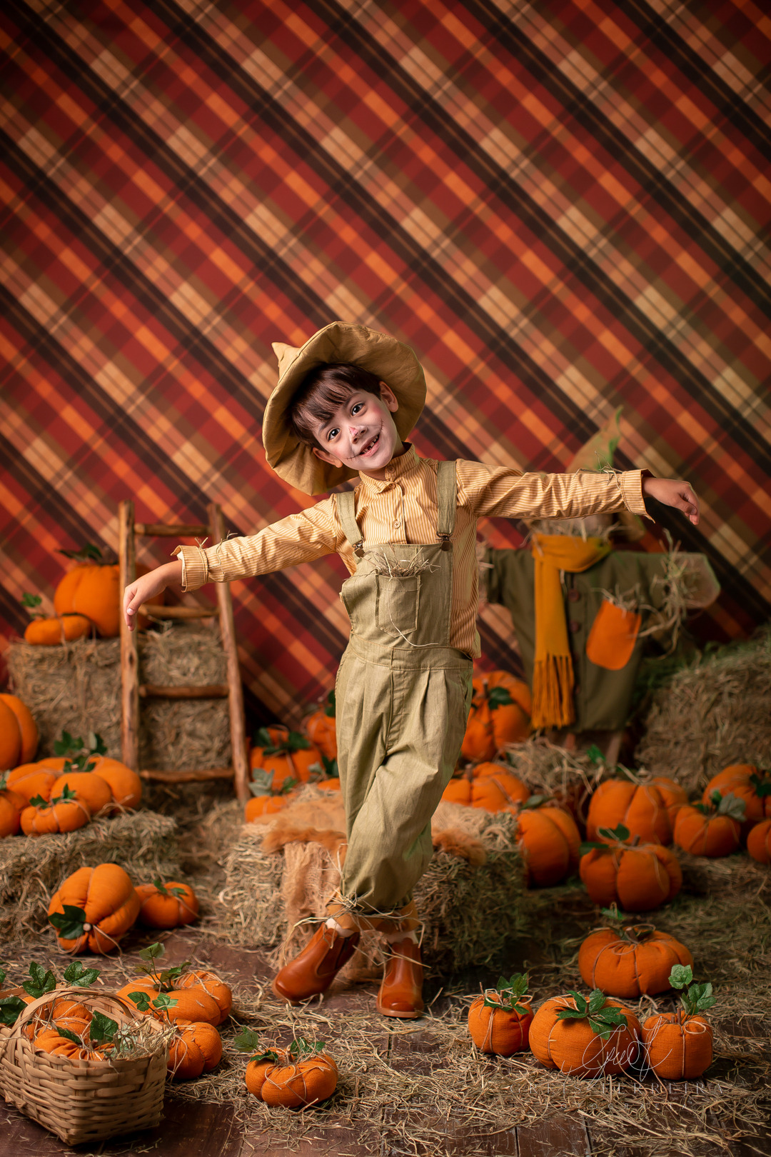fotografia infantil halloween aboboras espantalho dia das crianças