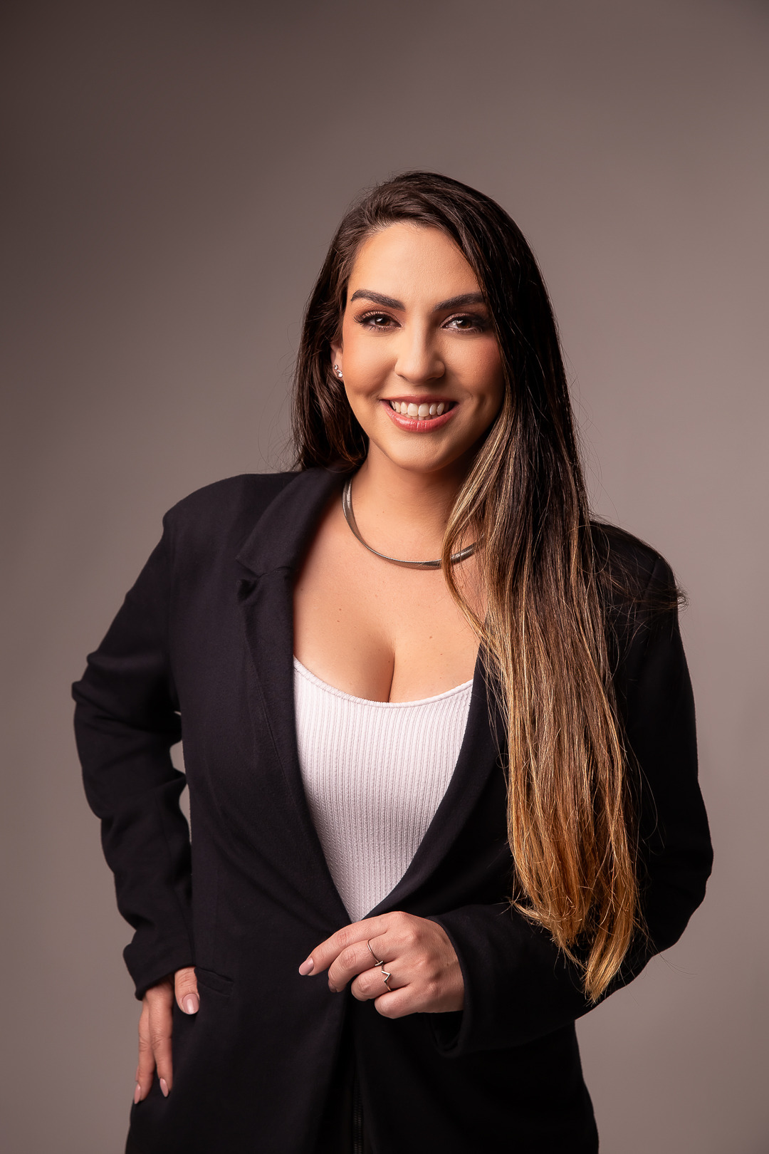 ensaio feminino mulher loira roupa preta