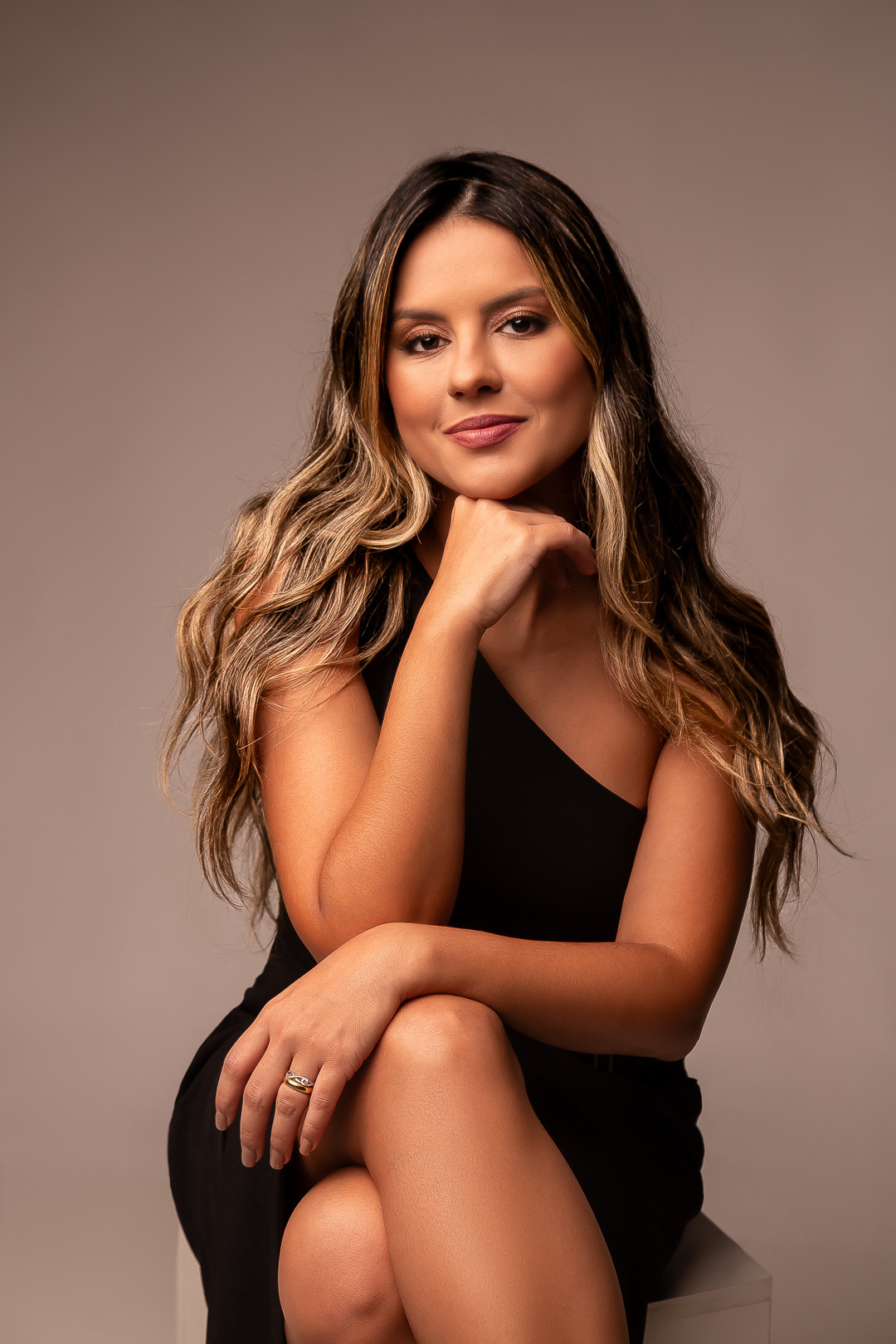 ensaio feminino mulher loira roupa preta