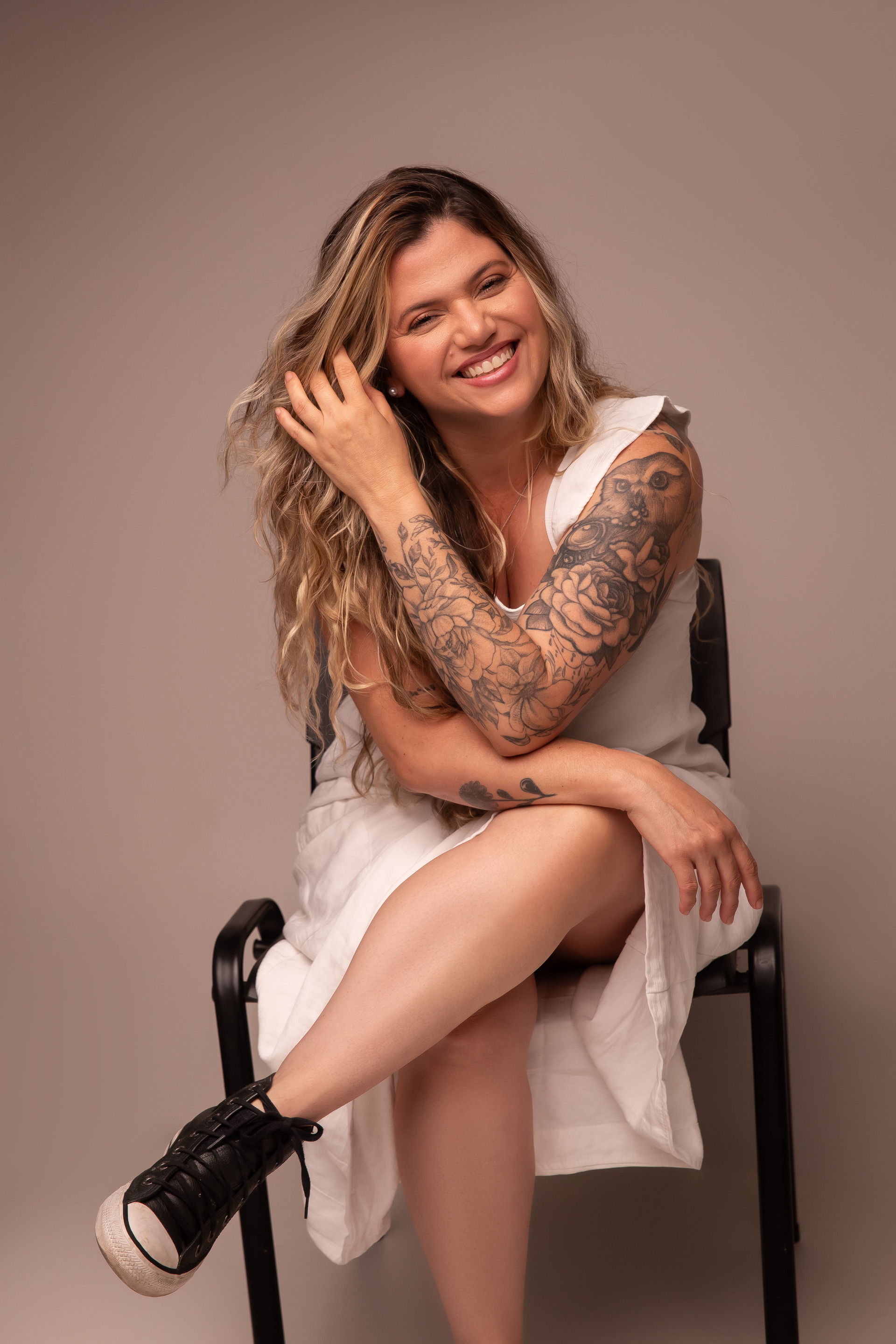 ensaio feminino mulher loira roupa preta