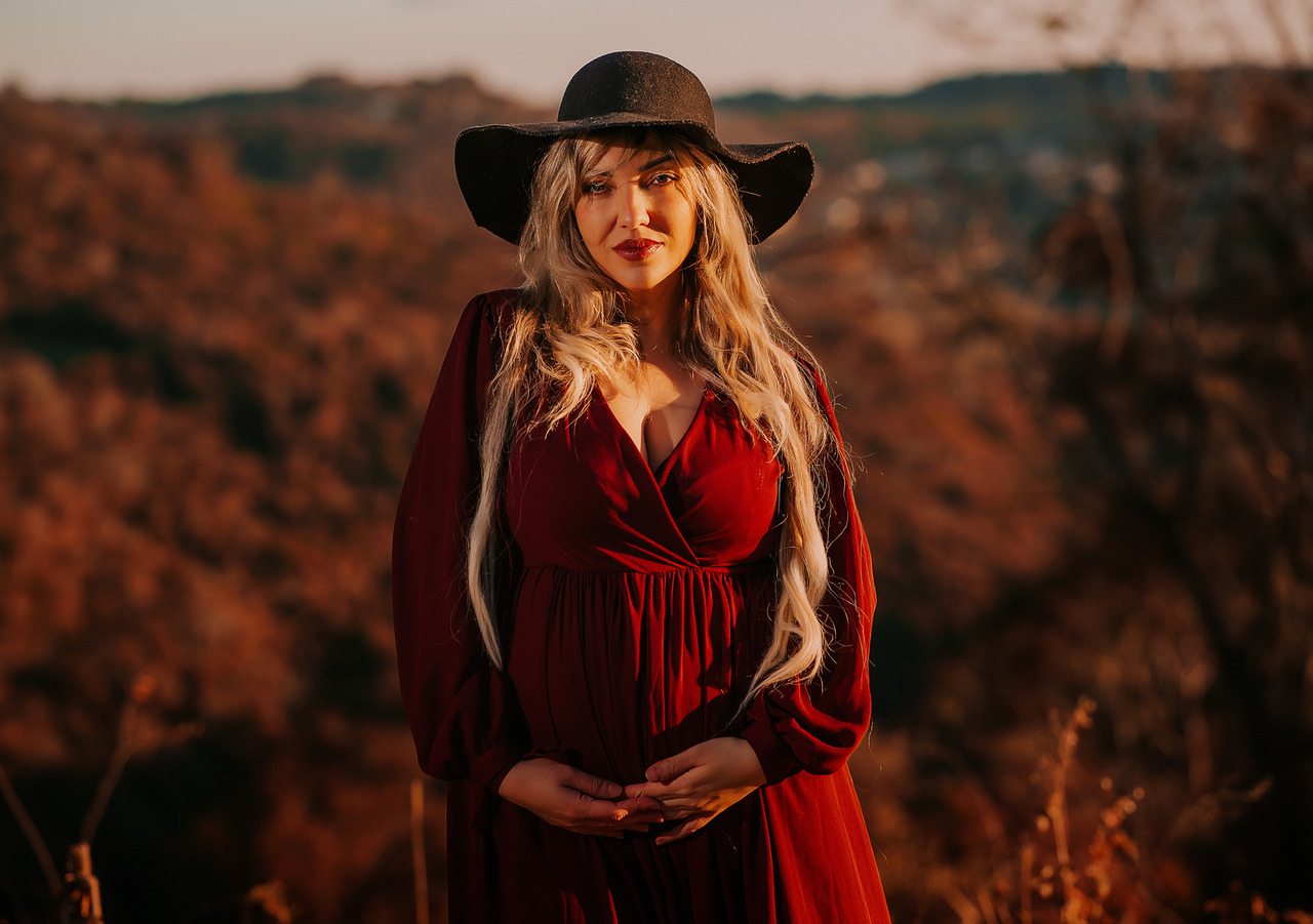 Aline Fontes fotógrafa na ABFRN posando para uma foto em Bento Gonçalves