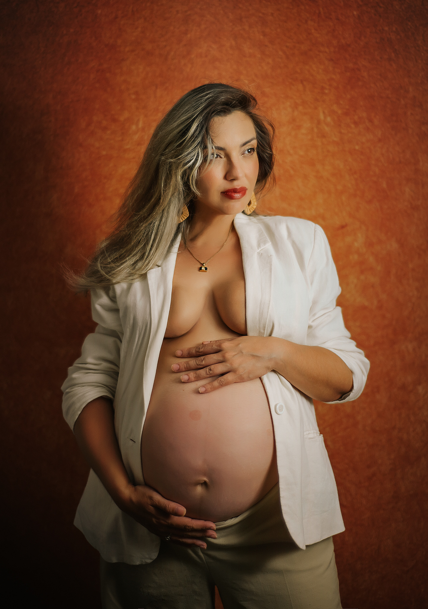 fotografia de gestante com blazer em bento gonçalves na serra gaúcha