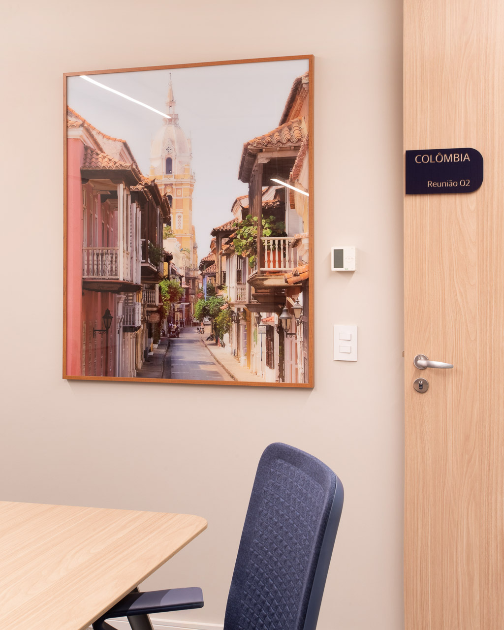 sala de reunião tematica da colombia para escritórios