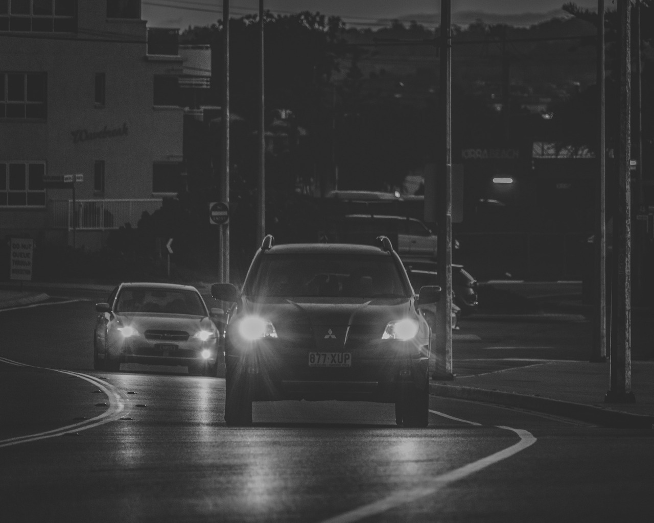 Marine parade coolangatta street rua carros mitsubishi luzes lights preto e branco black and white
