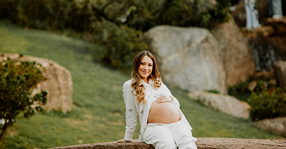 Ensaio belíssimo de gravida em estúdio