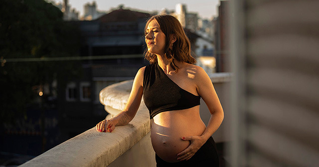 Ensaio belíssimo de gravida em estúdio