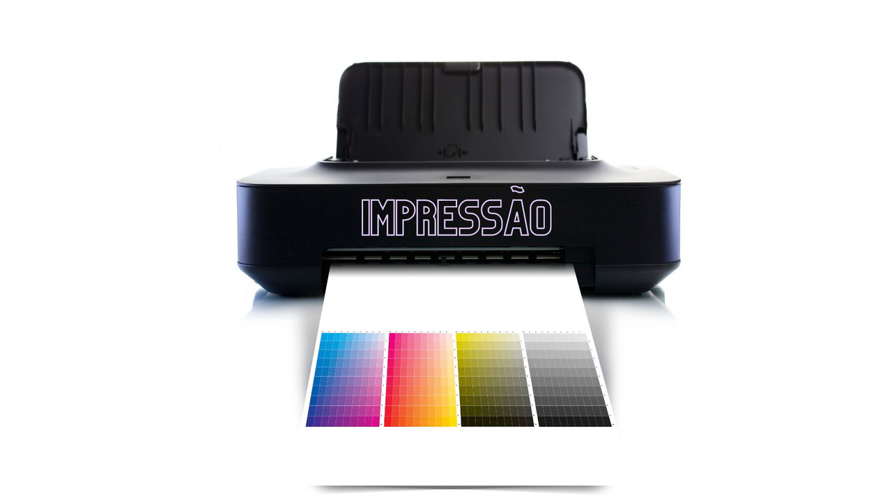 Impressora imprimindo em cores