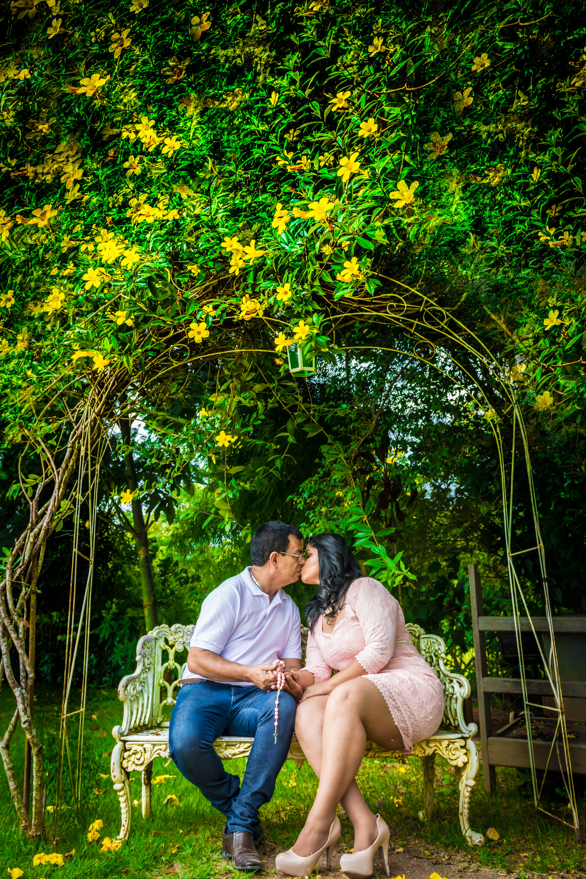 Preço de ensaio pré-wedding em BH e sessão de fotos de casal externa - Rapha Drummond