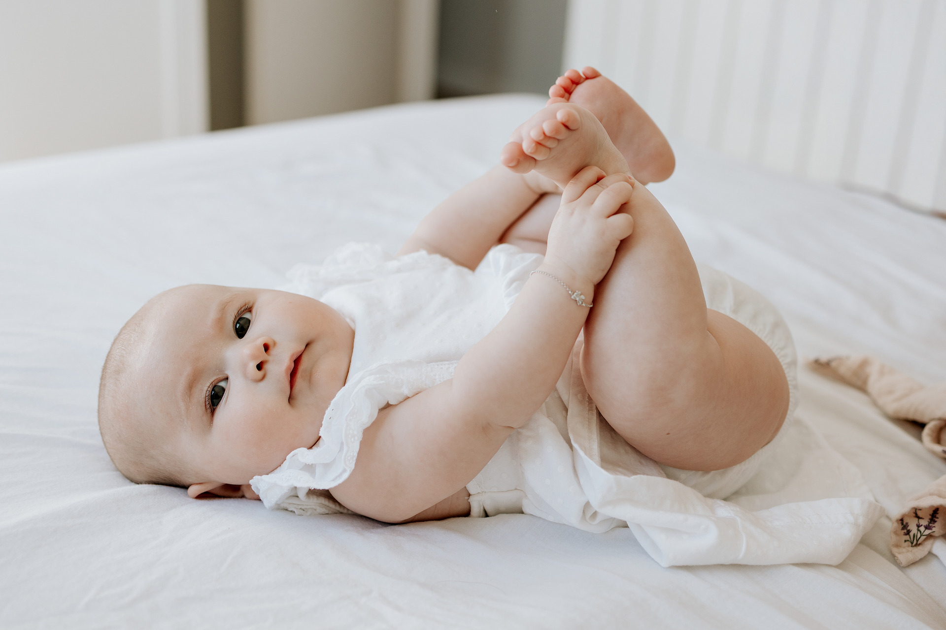 Chega devagar, mas ocupa o coração inteiro.