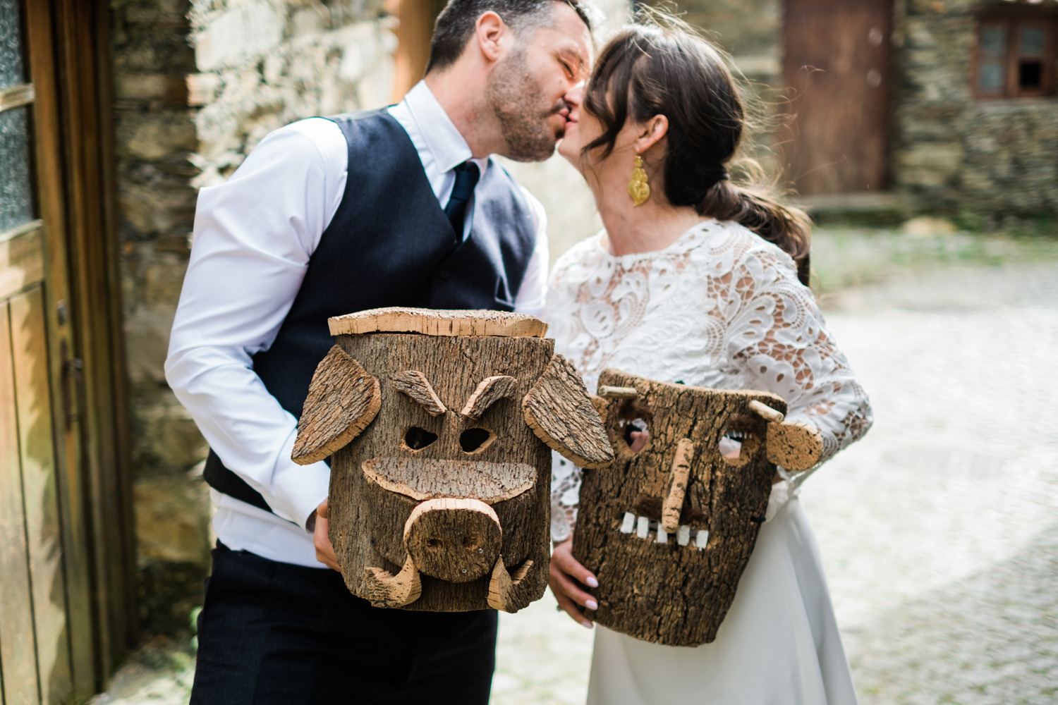 traditional portuguese wedding couple