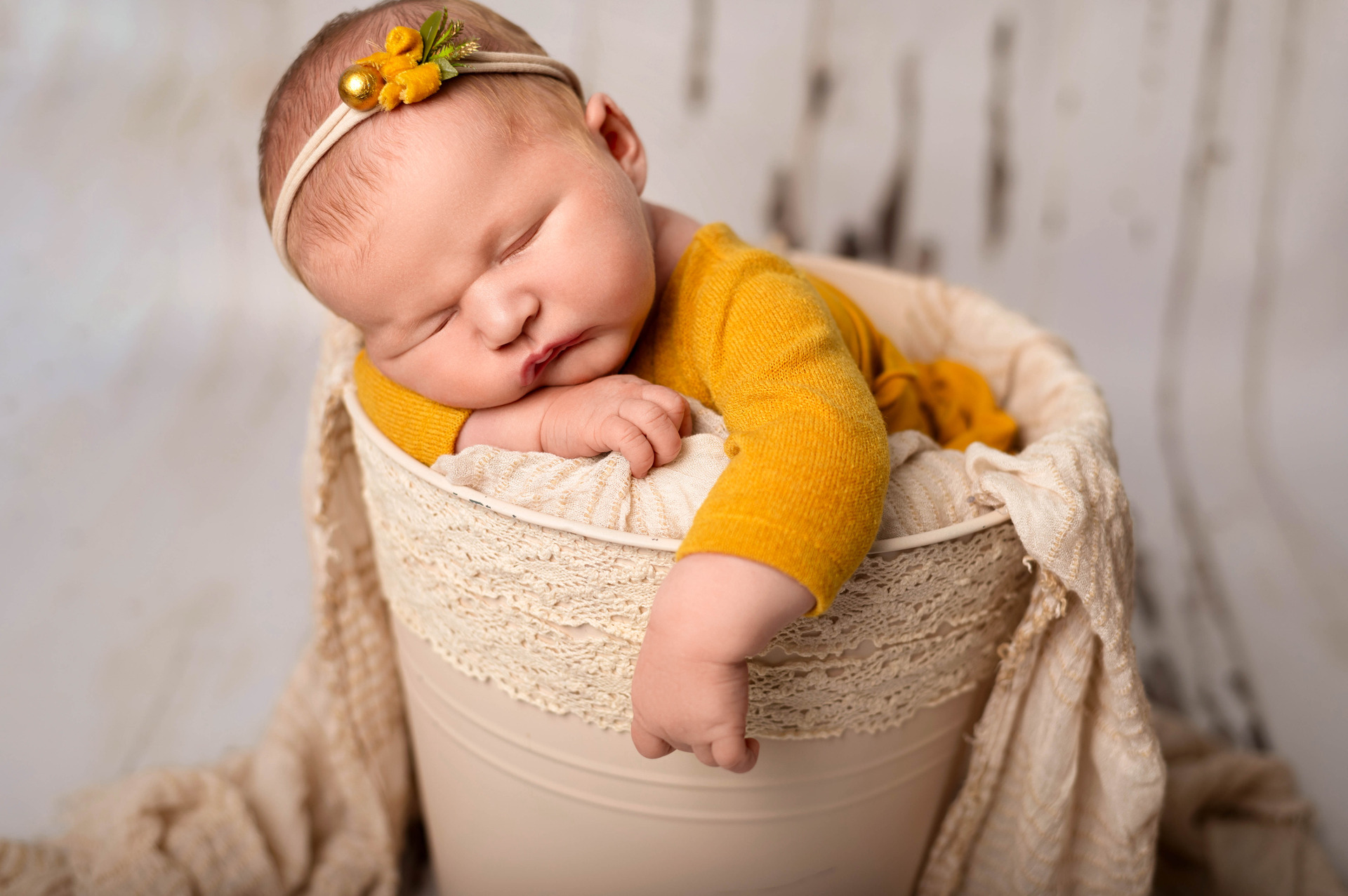 newborn baby bucket photoshoot