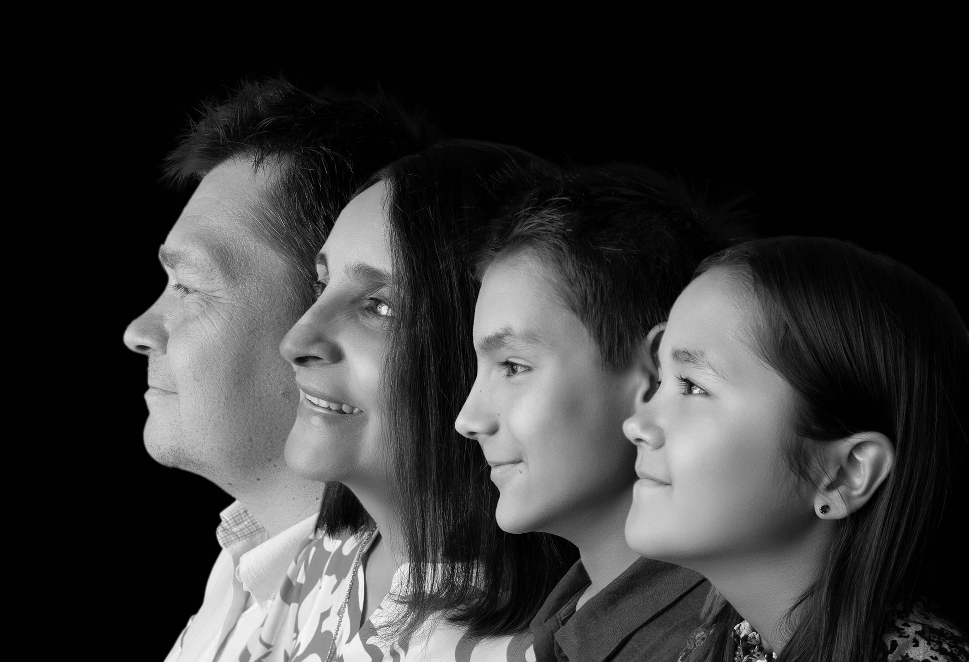 family portrait session photoshoot father mother daughter son siblings