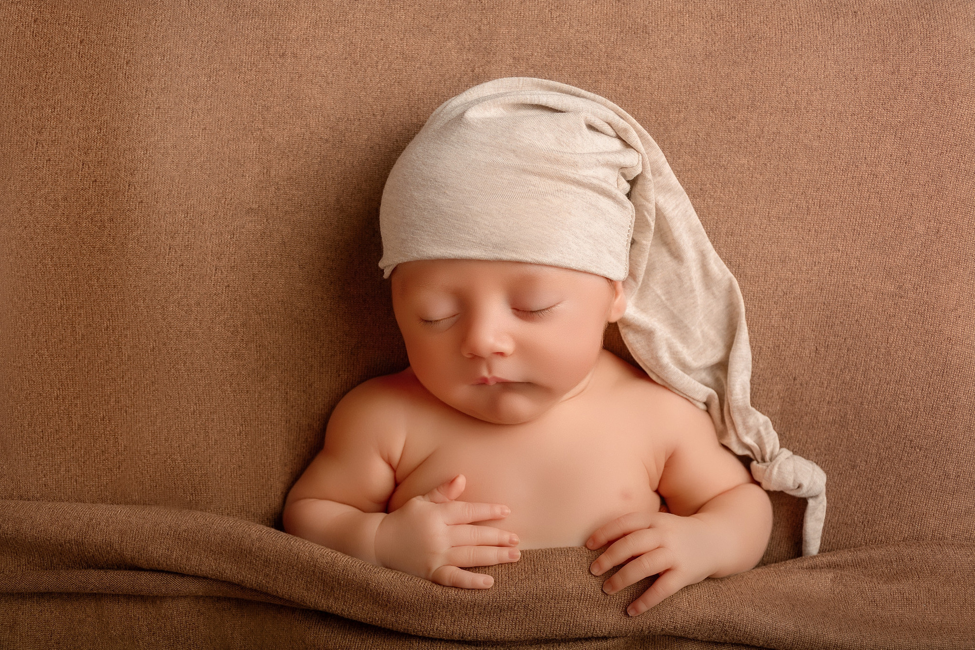 newborn baby bucket photoshoot