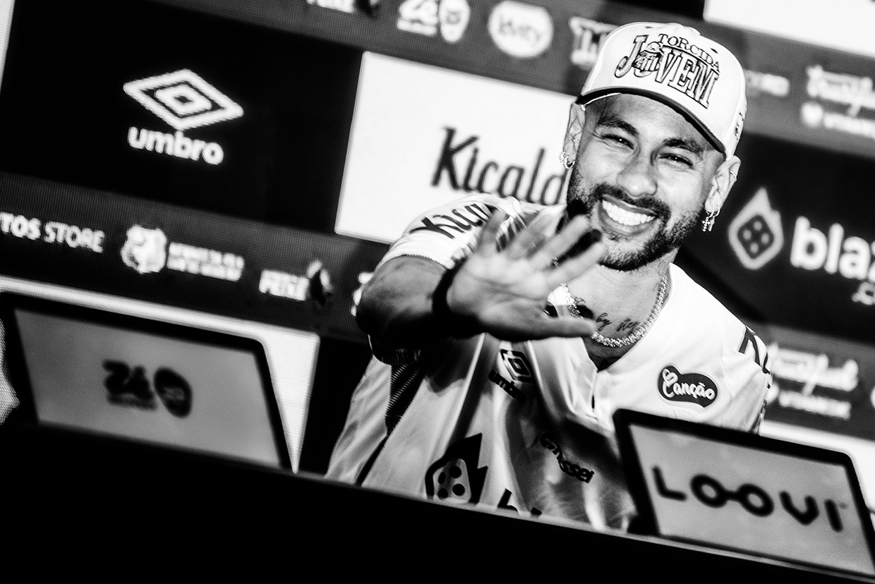 Neymar na sua entrevista de apresentação no Ney Day, dia histórico do seu retorno ao Santos FC