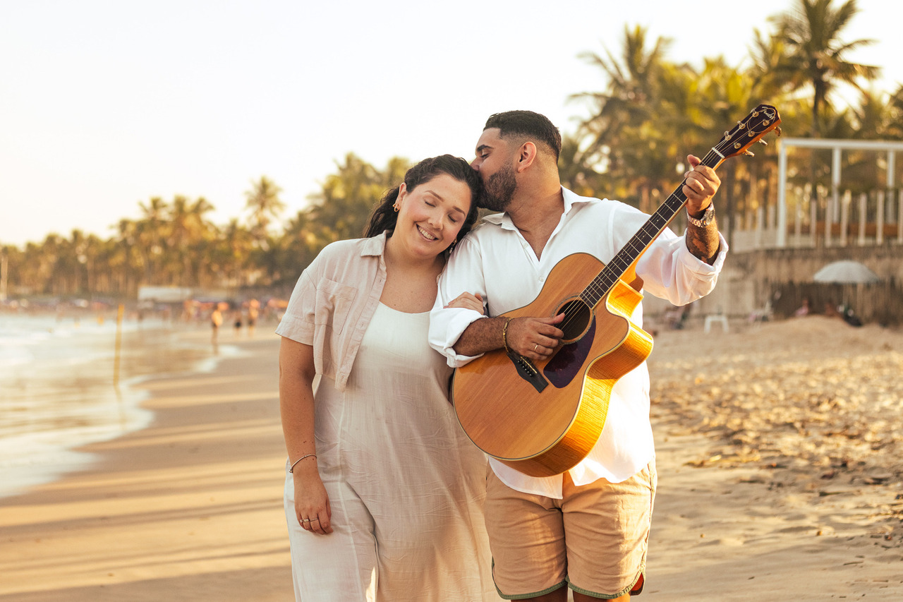 Ensaio Casal ao ar livre na Ponta na Praia do Mar Casado no Guarujá - Igor Vilares Fotografia