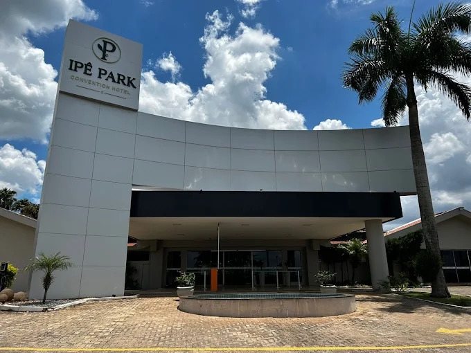 Fachada do Ipê Park Convention Hotel