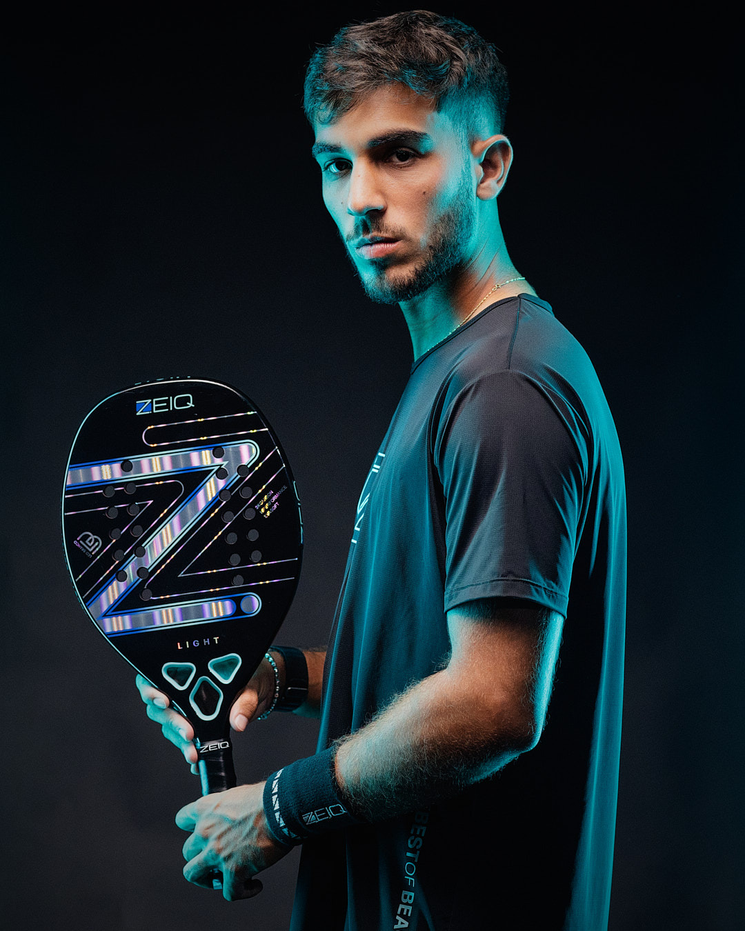 Retrato do atleta profissional de Beach tennis Leo Branco da Zeiq