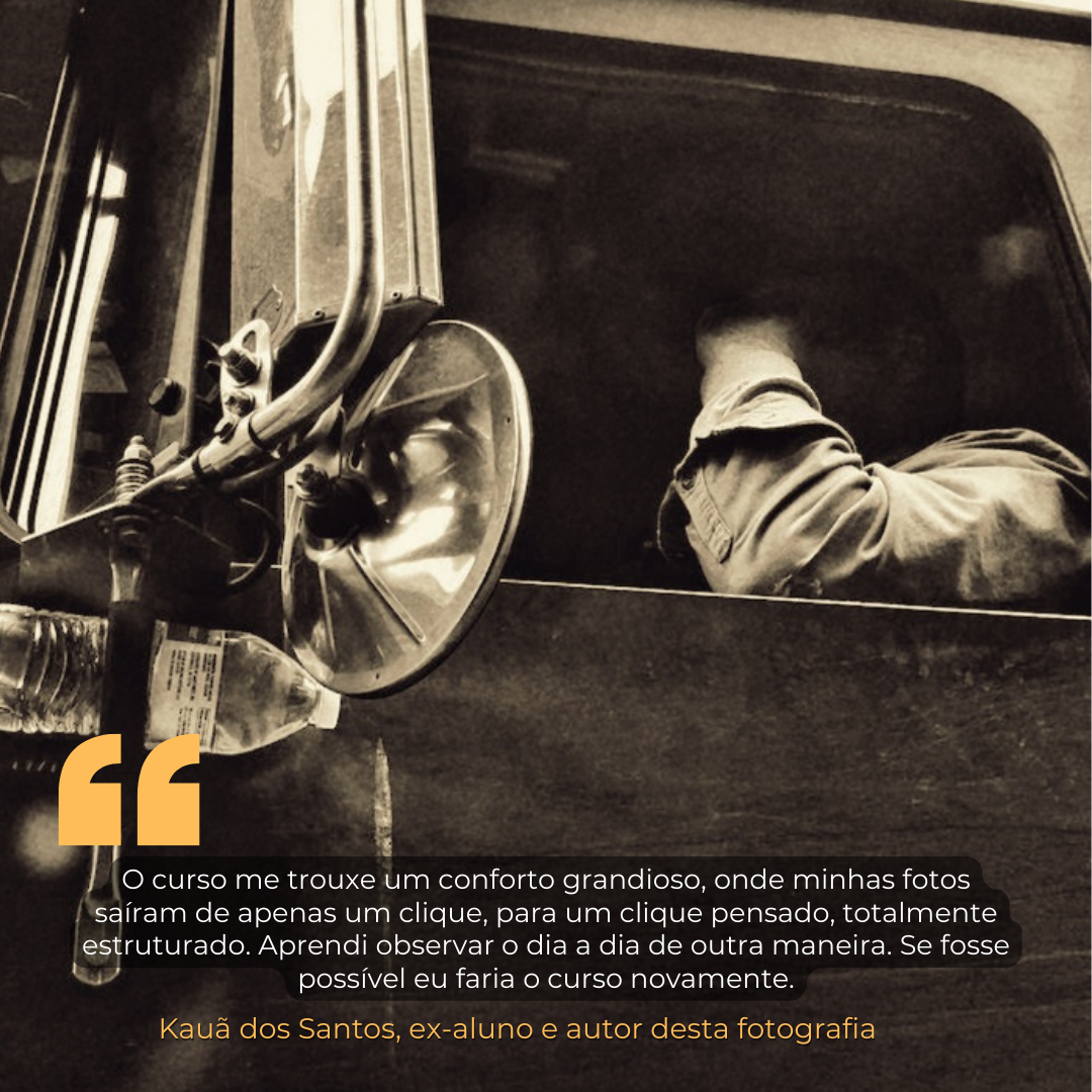 Depoimento com foto de ex-aluno(a) satisfeito(a) do curso 'Percepções do Olhar', com sua foto mostrando a qualidade que alcançou após as aulas.